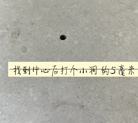 渝中瓷砖空鼓维修公司专业解答在瓷砖铺贴过程中，如果砂料搅拌不均匀，将会带来以下问题