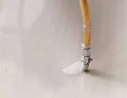 渝中瓷砖空鼓维修公司专业解答在瓷砖铺贴过程中，如果使用的砂料过粗（如全部使用了粗砂），可能会导致以下问题